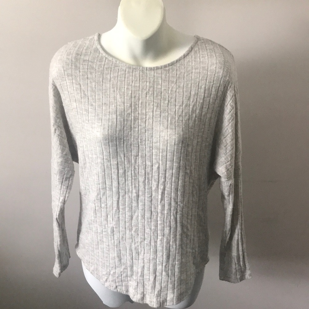 NWT Green Envelope Gray soft long sleeve top.